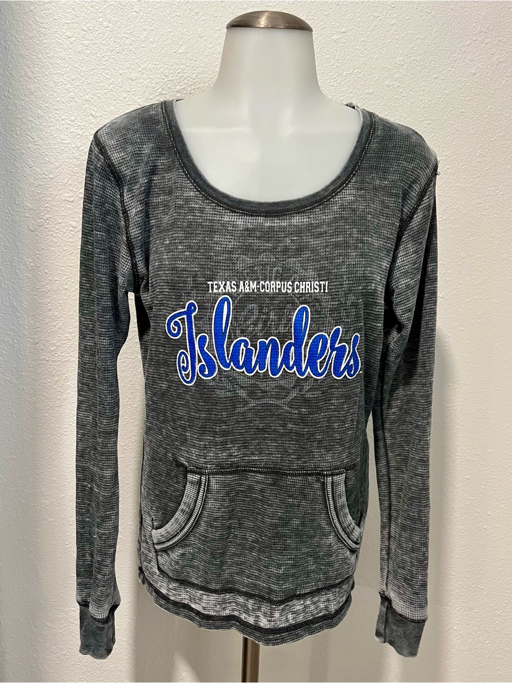 Texas A&M Corpus Christi Islanders Zen by J. America Long Sleeve Top Size Small